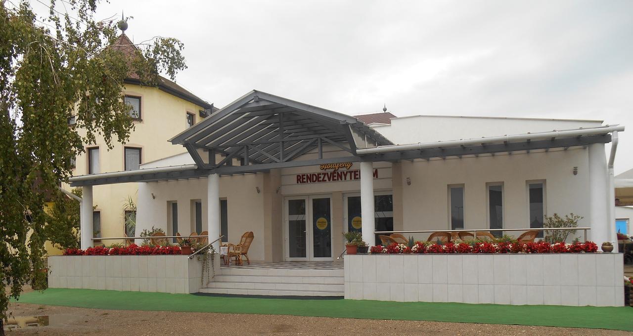 Holdfeny Hotel Forro Exteriér fotografie